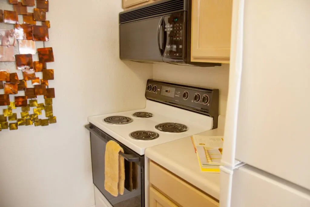 1 bedroom duplex - stove