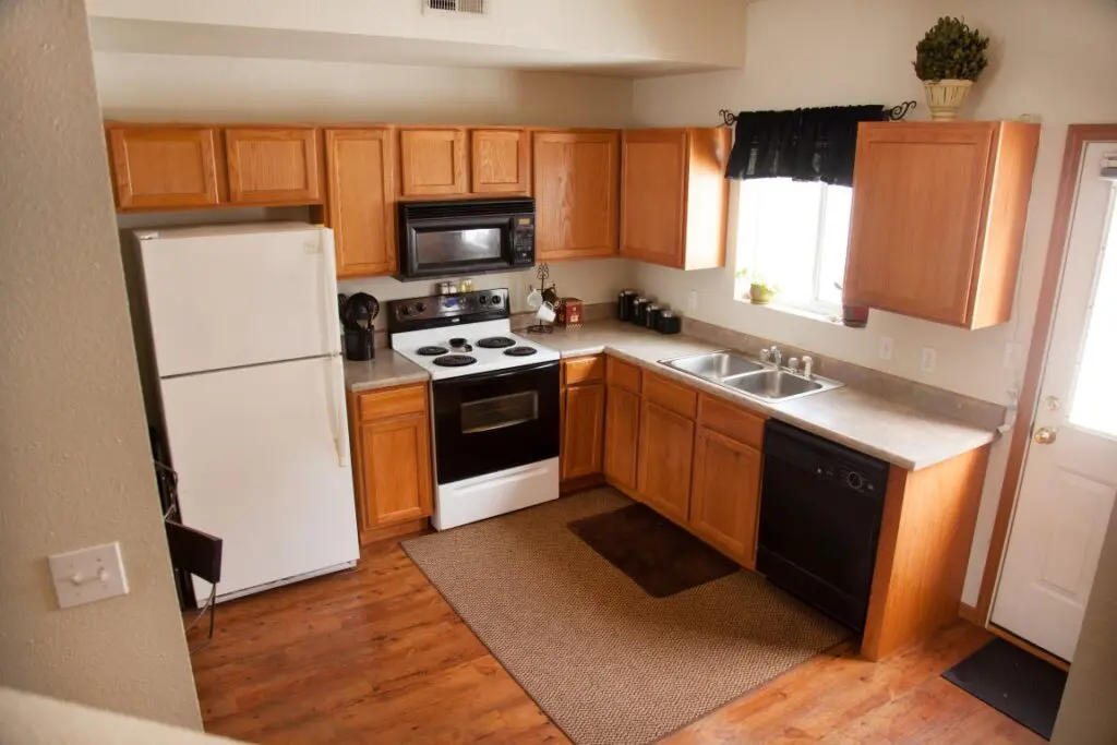 2 bedroom townhome - kitchen